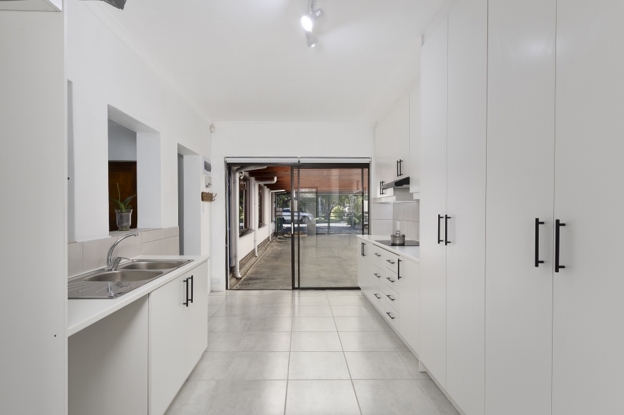 To Let 1 Bedroom Property for Rent in Longdown Western Cape